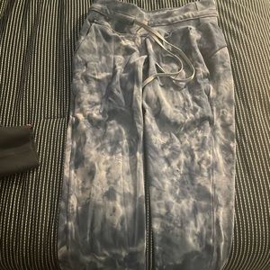 Lululemon ready to Rulu joggers cropped size 2